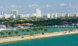 Jakie są warunki pogodowe w Miami w listopadzie i co warto wiedzieć